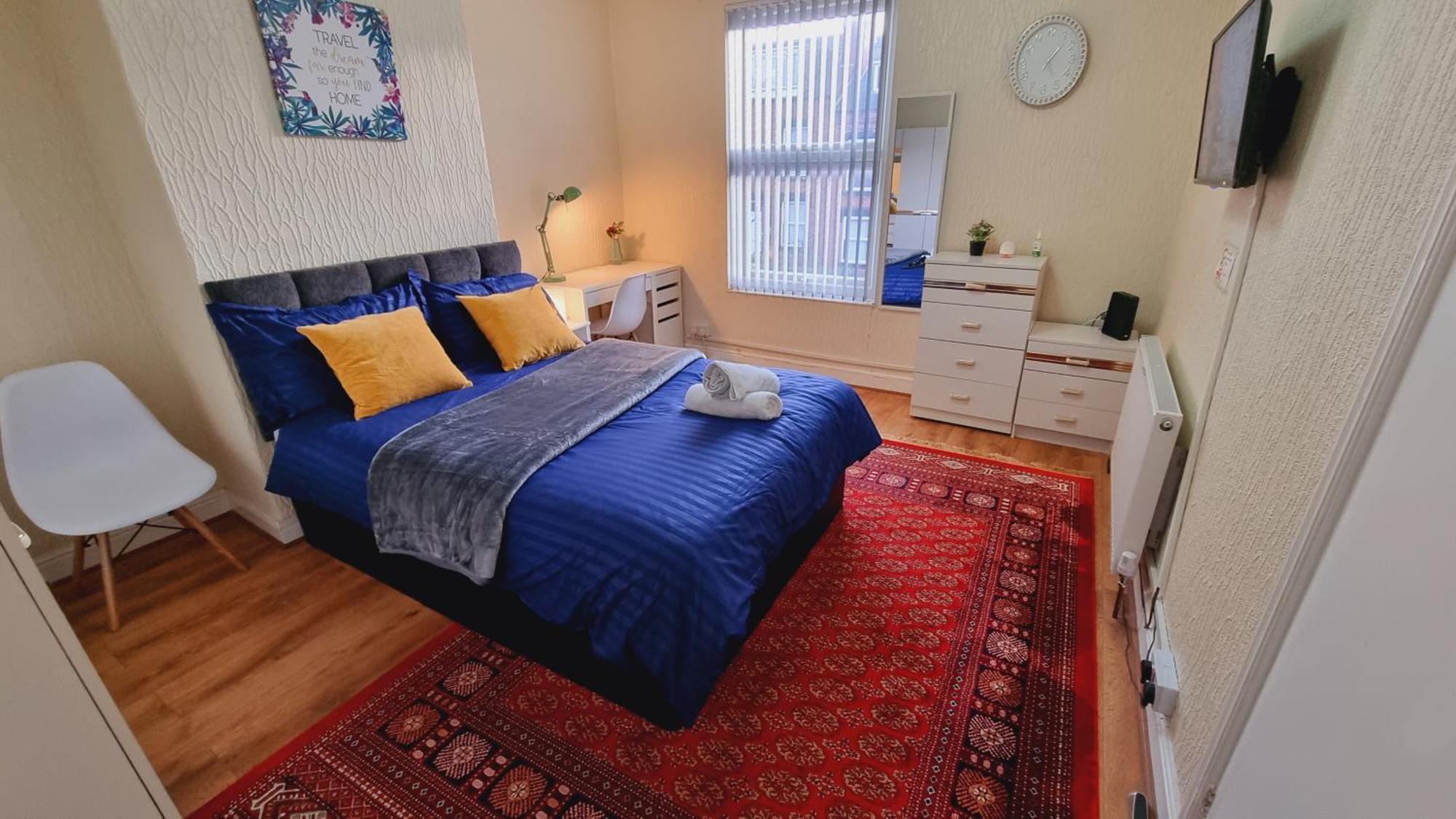 Spacious Two Bedroom House, Parking And Wifi ลีดส์ ภายนอก รูปภาพ